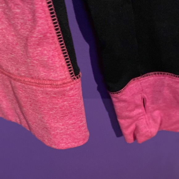 Vs Pink Half Zip With Thumbholes - Picture 6 of 6